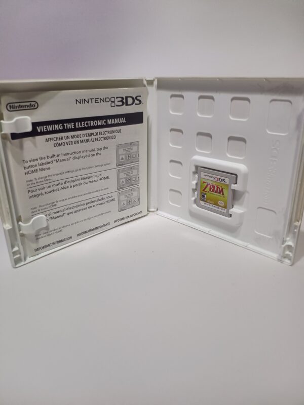 The Legend of Zelda - Ocarina of Time - 3DS - Imagem 3